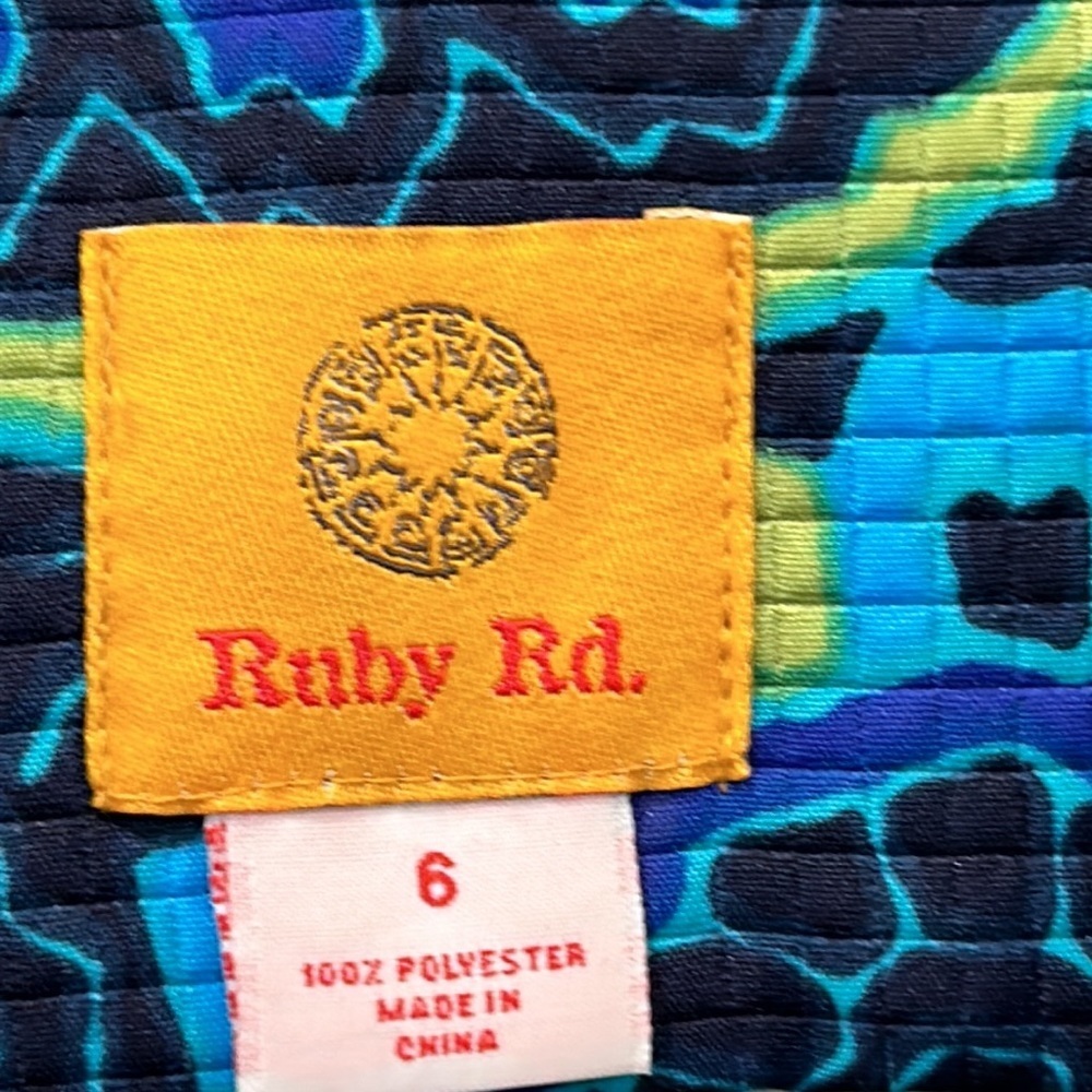 Ruby Red Beautiful Ribbed Pattern Jacket Sz. 6 - image 5